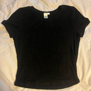 Black fitted baby tee ribbed size: medium brand: bozzolo